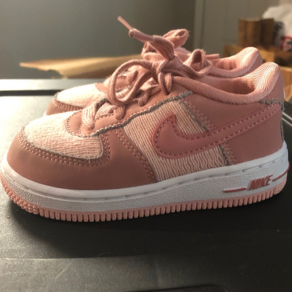 Nike Toddler Shoes - Size 7